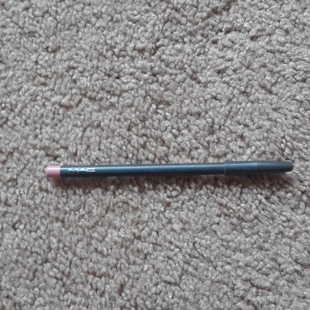 MAC lipliner NEW